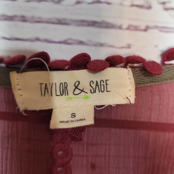 Taylor & Sage Burgundy Embroidered Sheer Boho Kimono Top Womans Size Small - Picture 5 of 5